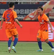  泰山足球引援 