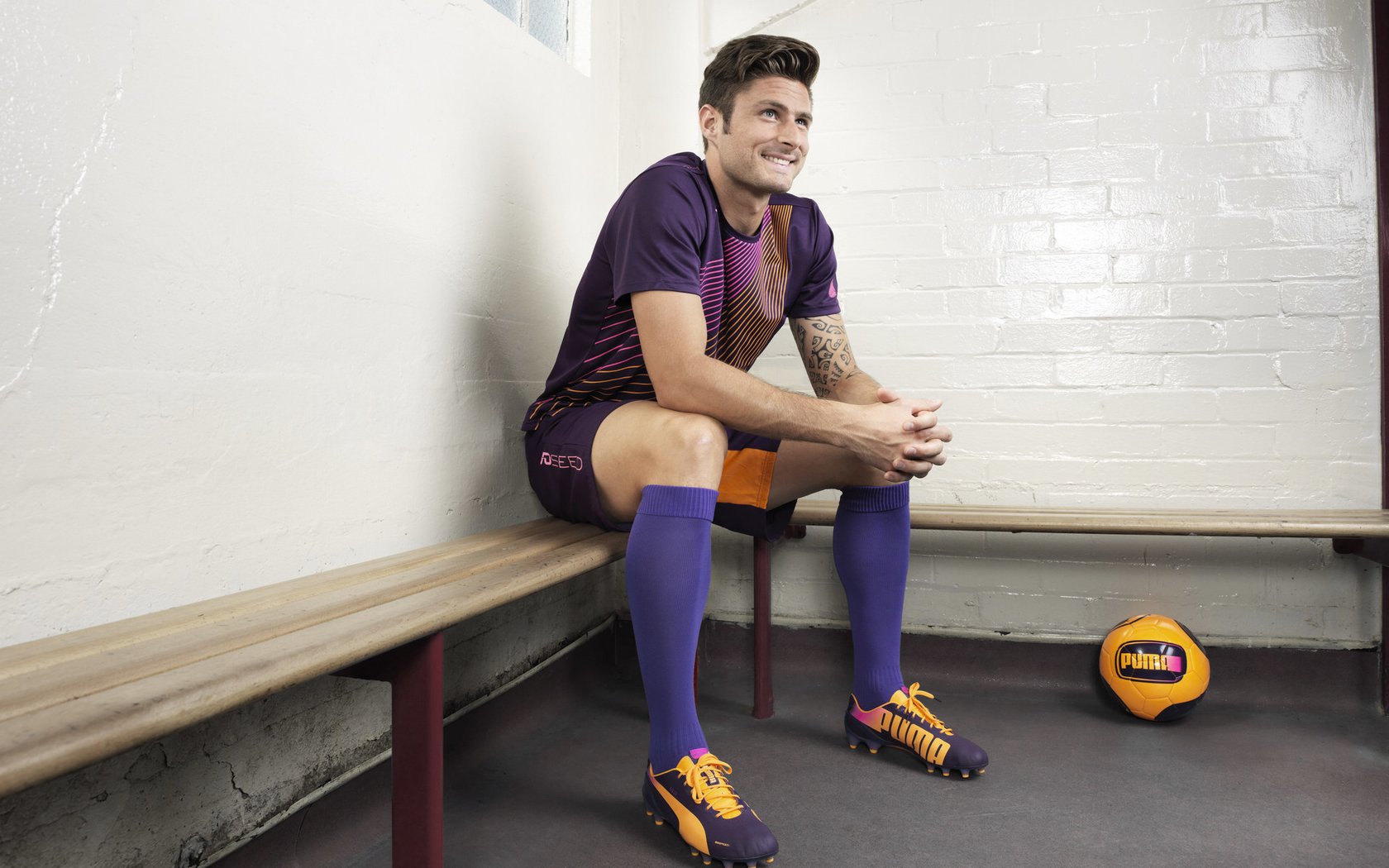 胡金秋复出首秀出彩,AC米兰主场大胜利物浦,豪取14连胜